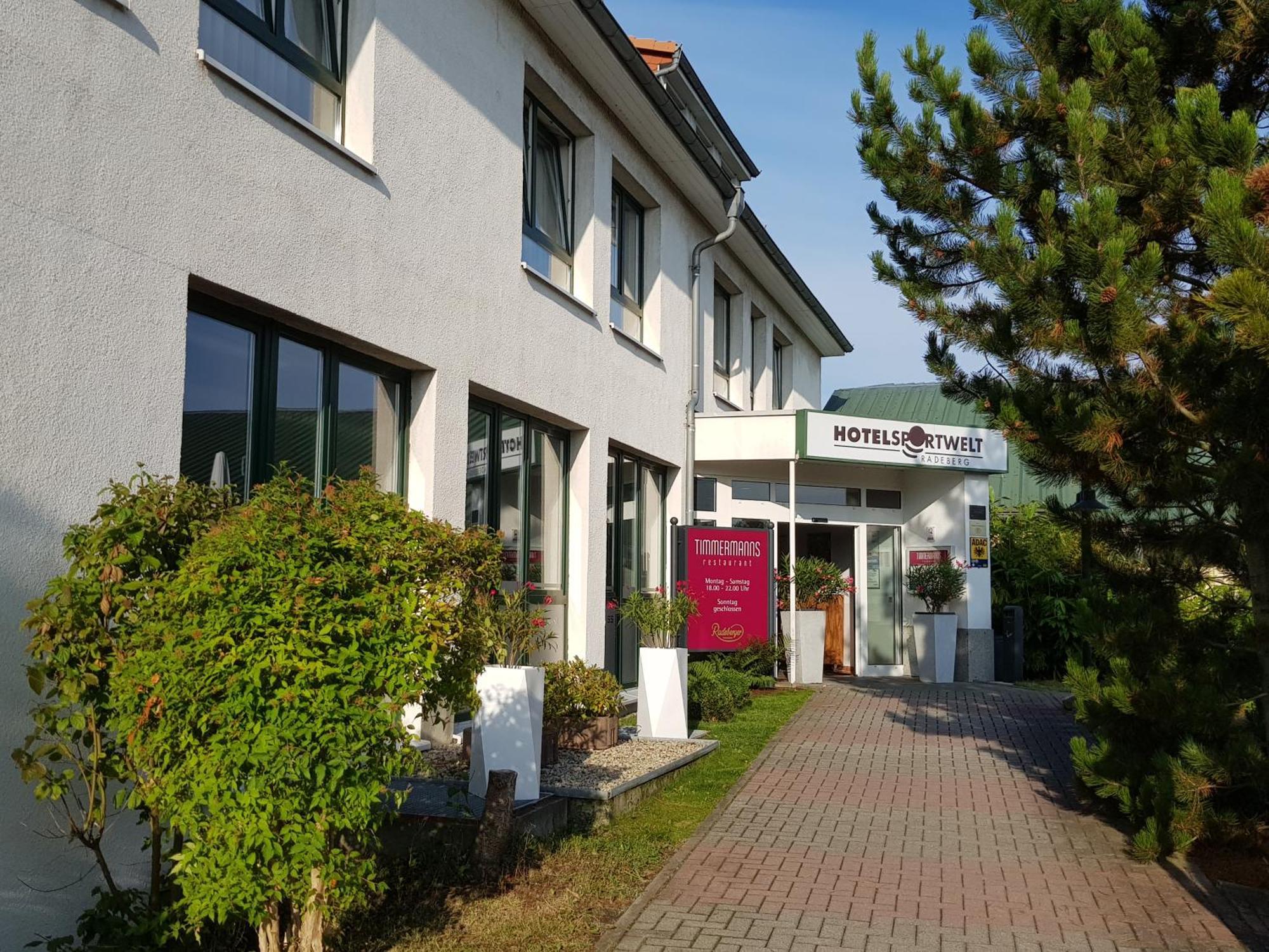 Hotel Sportwelt Radeberg Buitenkant foto