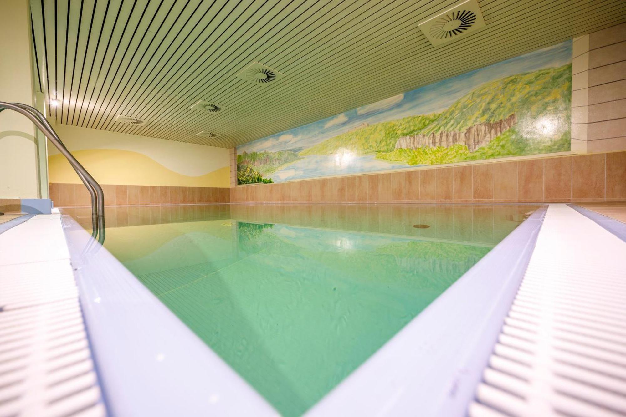 Hotel Sportwelt Radeberg Buitenkant foto