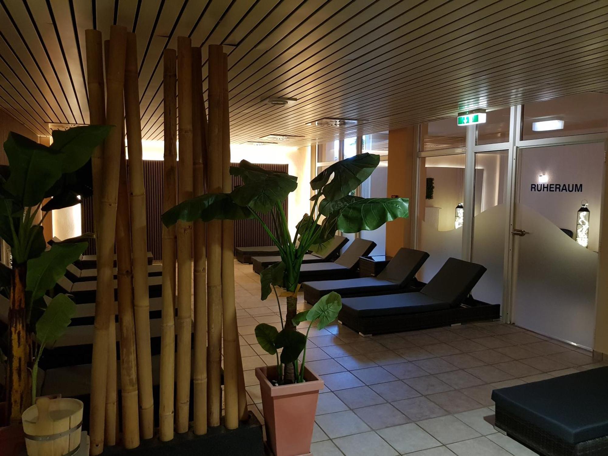 Hotel Sportwelt Radeberg Buitenkant foto