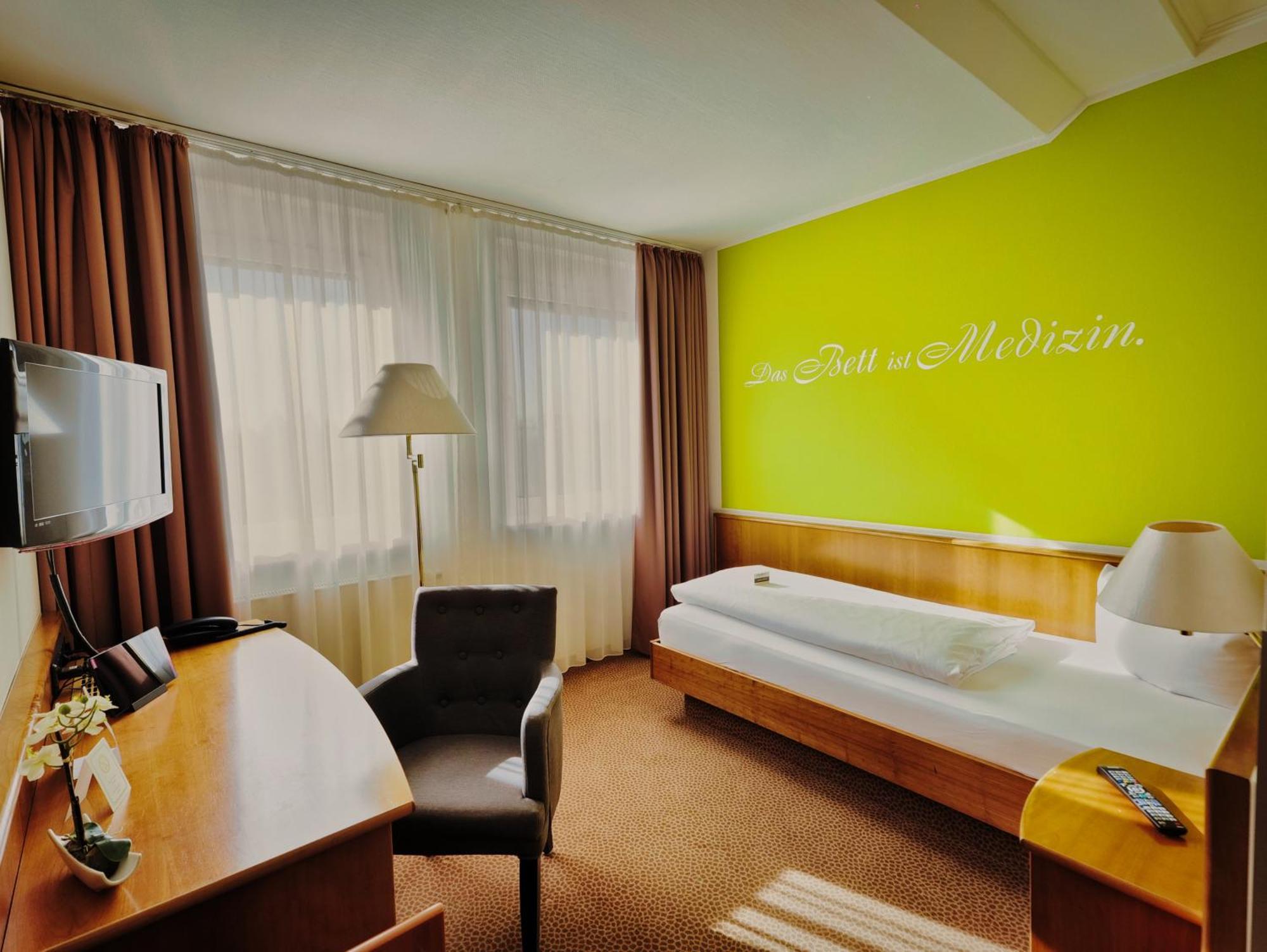 Hotel Sportwelt Radeberg Buitenkant foto