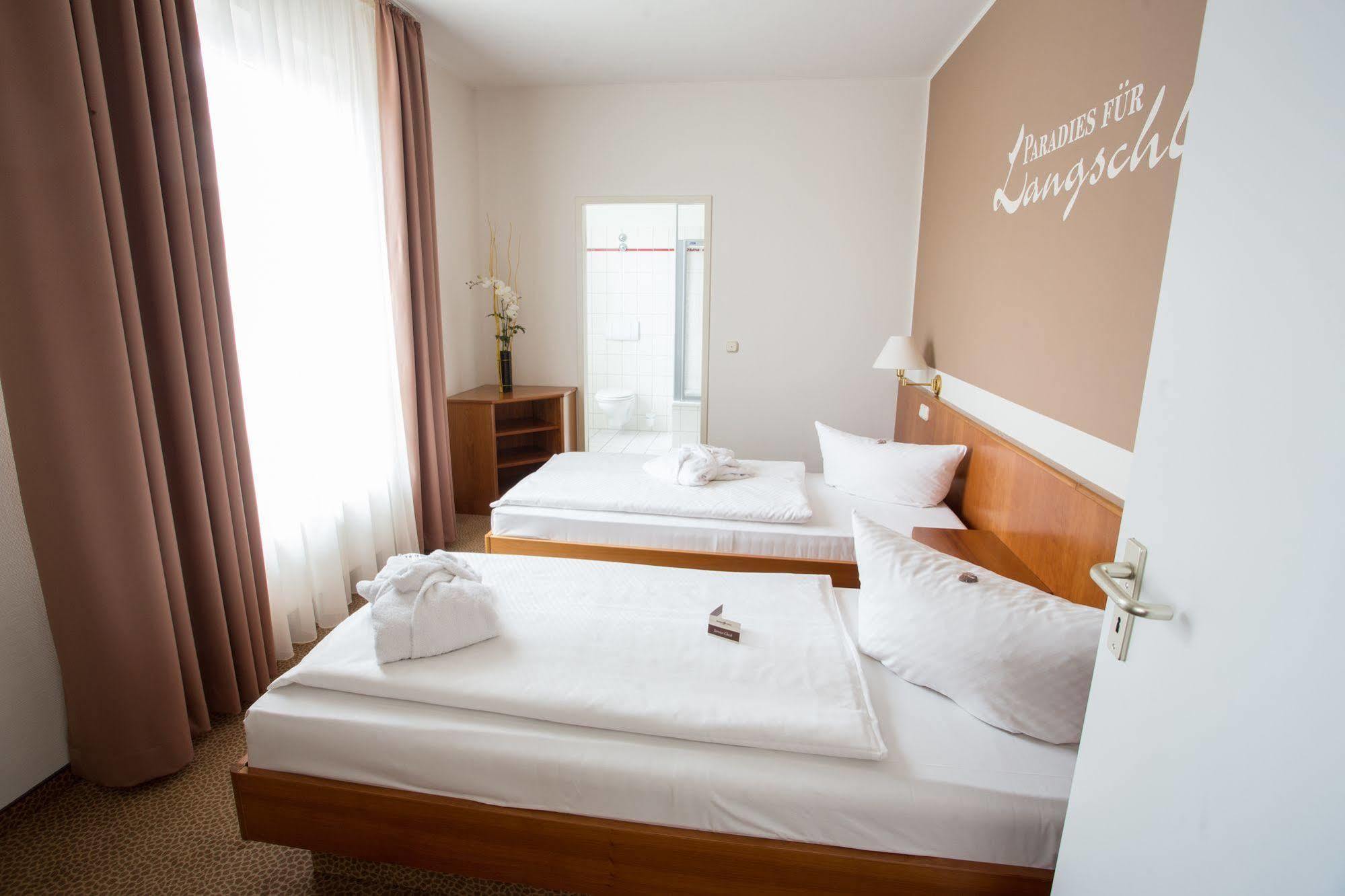 Hotel Sportwelt Radeberg Buitenkant foto