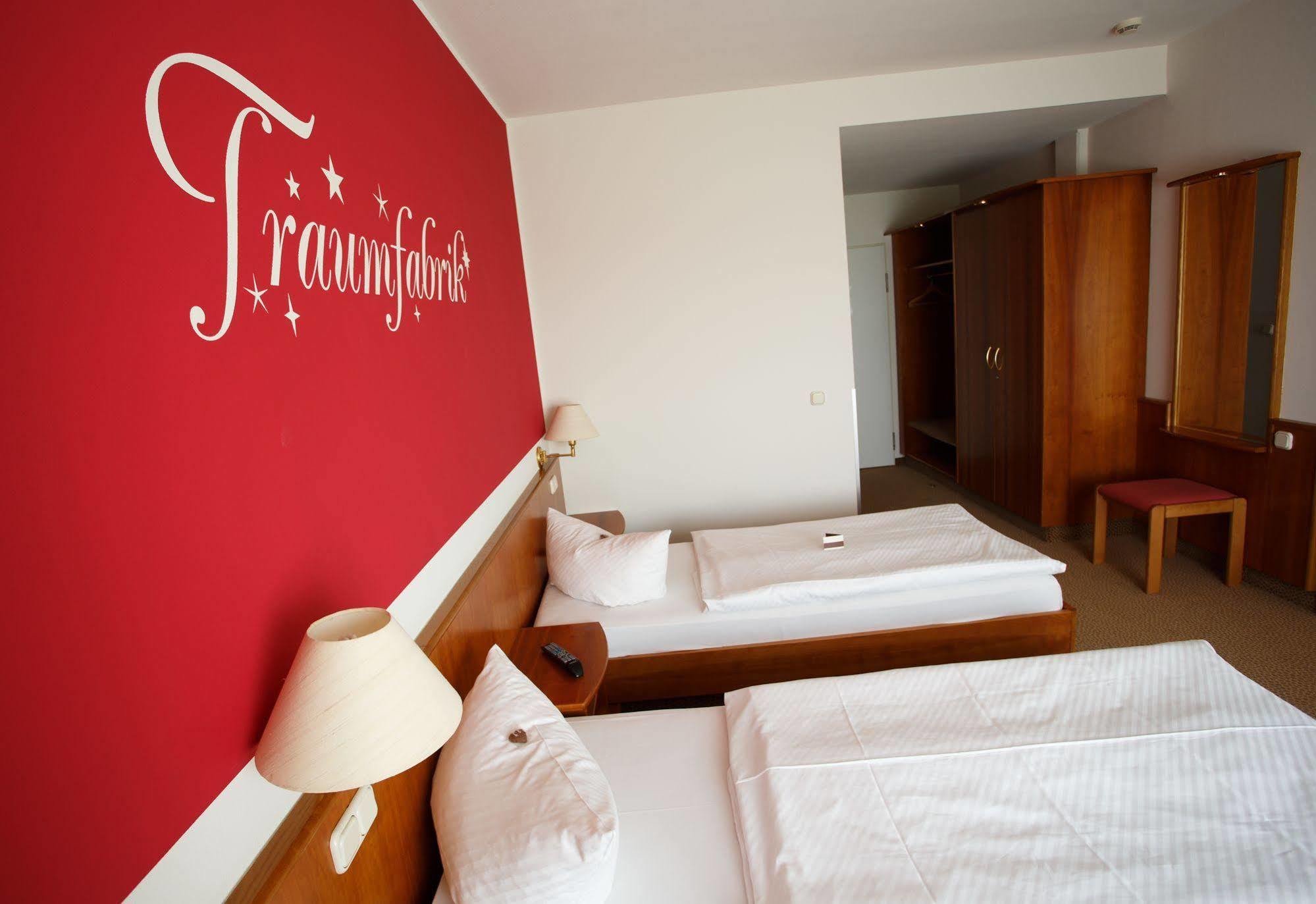 Hotel Sportwelt Radeberg Buitenkant foto