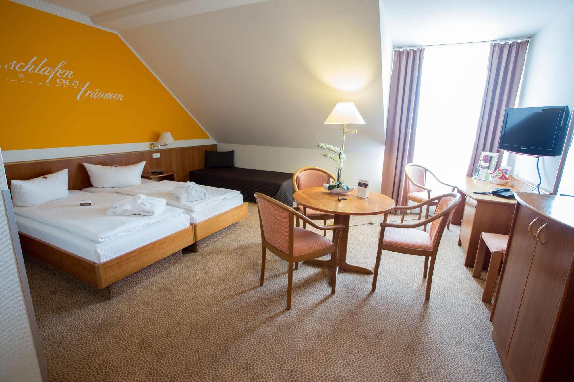 Hotel Sportwelt Radeberg Buitenkant foto
