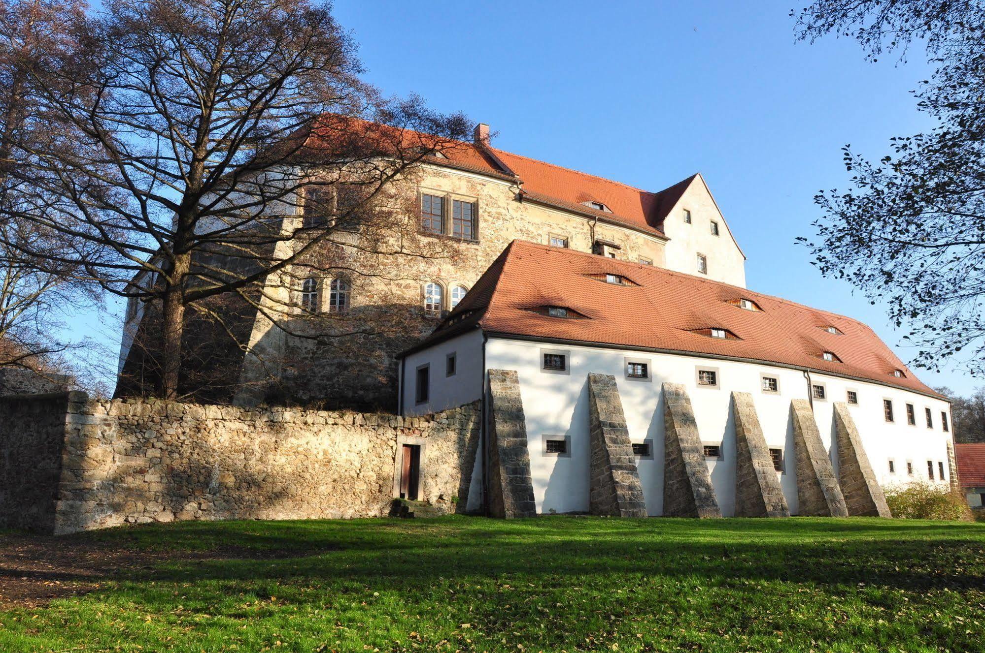 Hotel Sportwelt Radeberg Buitenkant foto