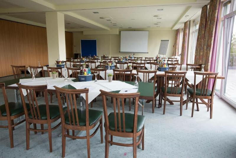Hotel Sportwelt Radeberg Buitenkant foto